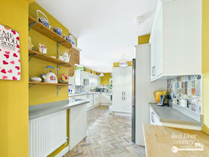 Kitchen- click for photo gallery